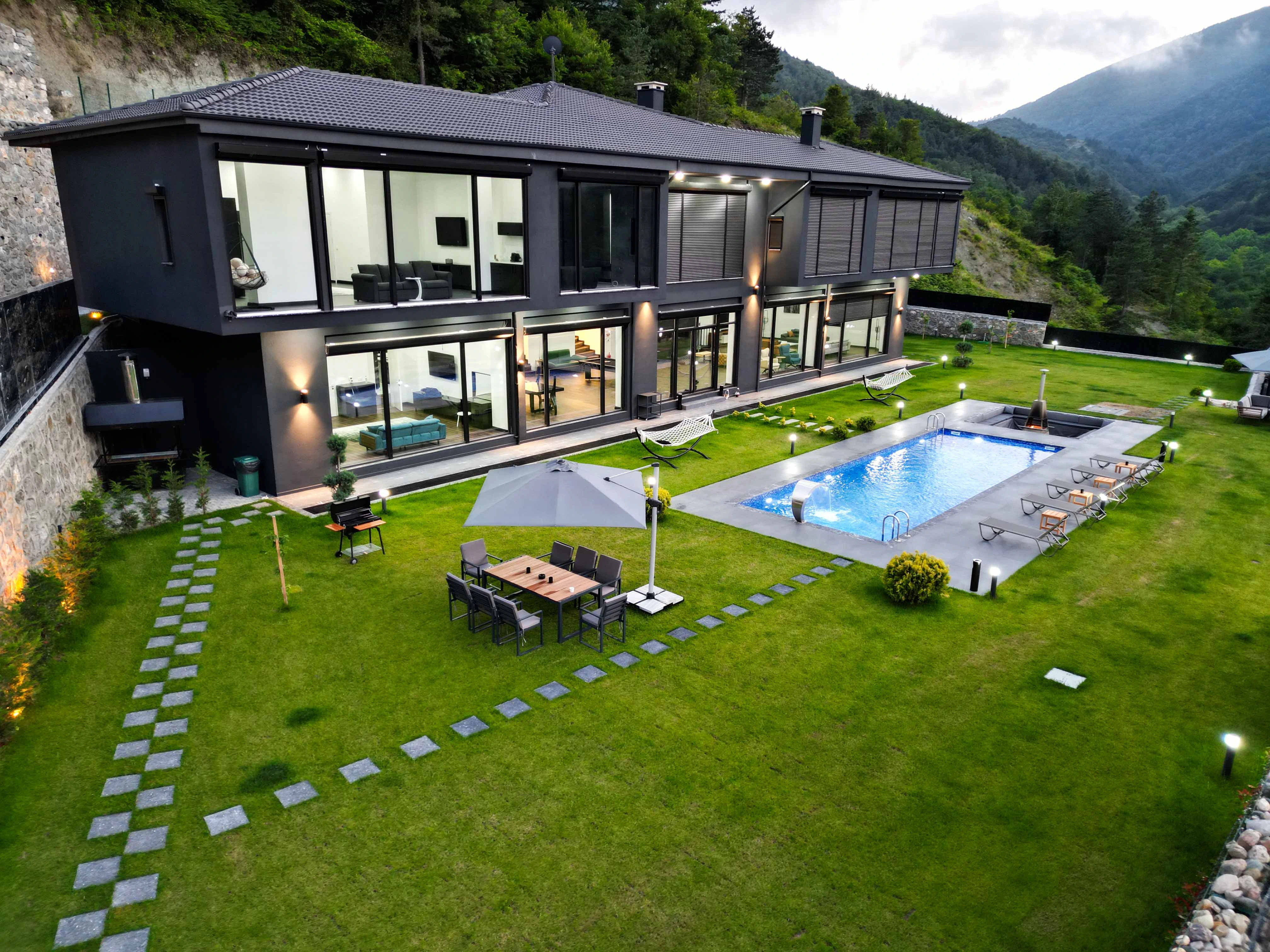 SET HAZIR – IŞIKLAR AÇILDI